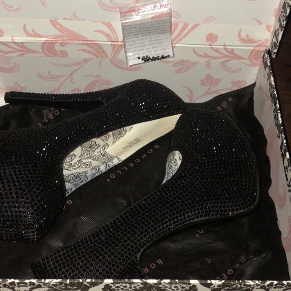 Heels - Picture 3 of 3